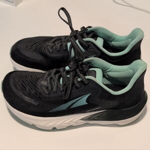 Women's Altra Provision 6 Size 5.5 LIKE NEW